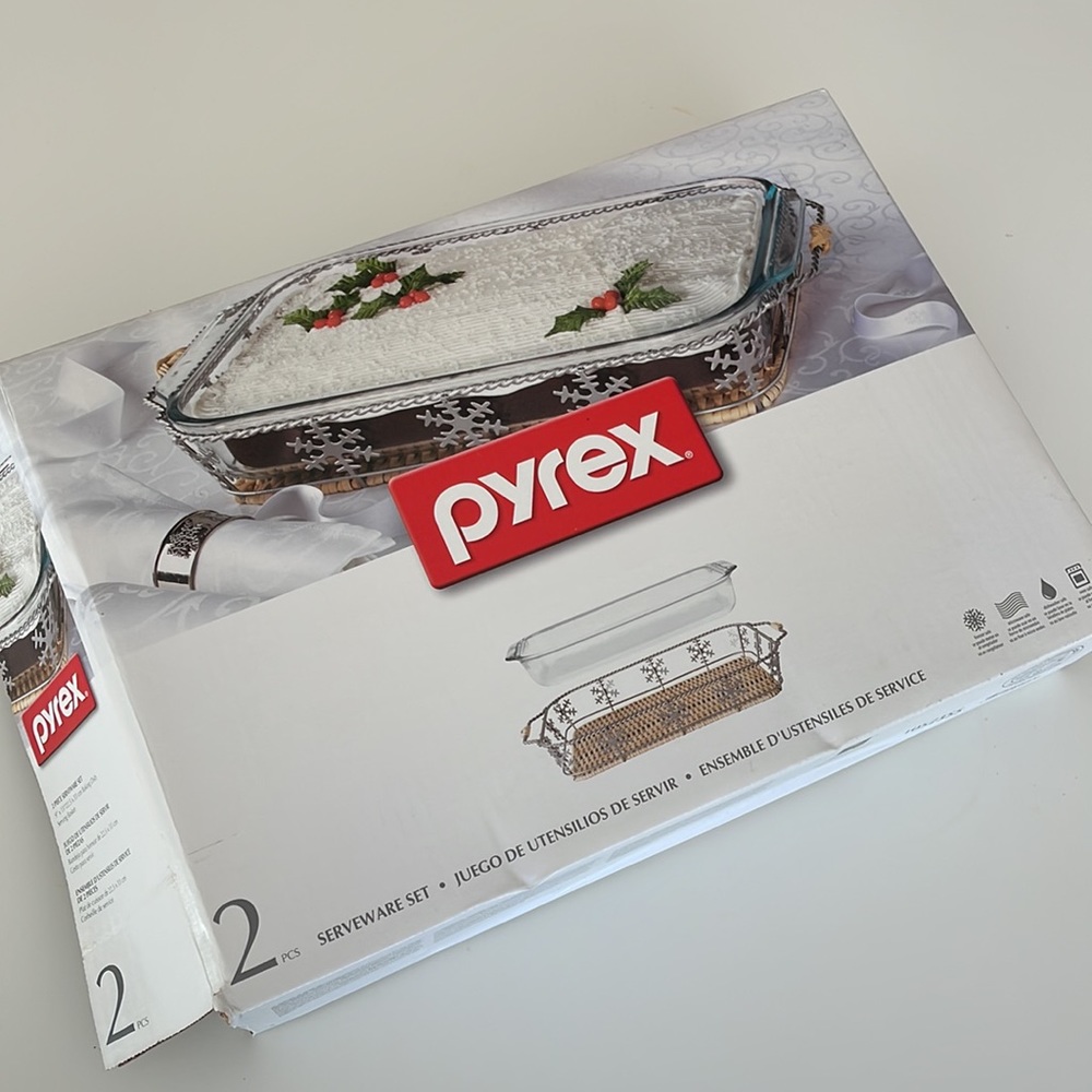 Y2K Pyrex 2 pc Set NIB - Picture 8 of 12
